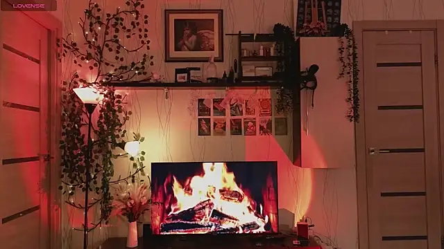 Snapshot of SandraBoyl chatting on 6, 4, 2026 SandraBoyl online show from 6, 4, 2026