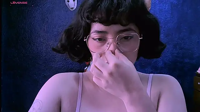 Snapshot of NinaYellow chatting on 6, 12, 2024 NinaYellow online show from 6, 12, 2024