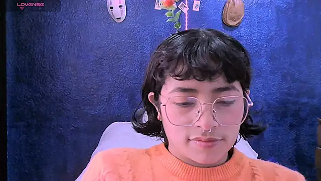 Snapshot of NinaYellow chatting on 11, 12, 2024 NinaYellow online show from 11, 12, 2024