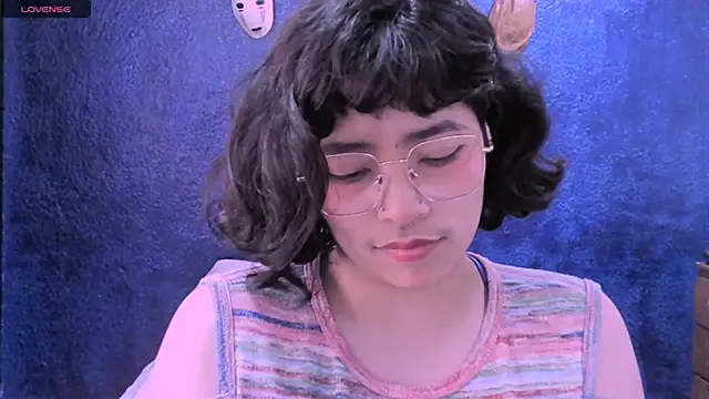 Snapshot of NinaYellow chatting on 22, 1, 2025 NinaYellow online show from 22, 1, 2025