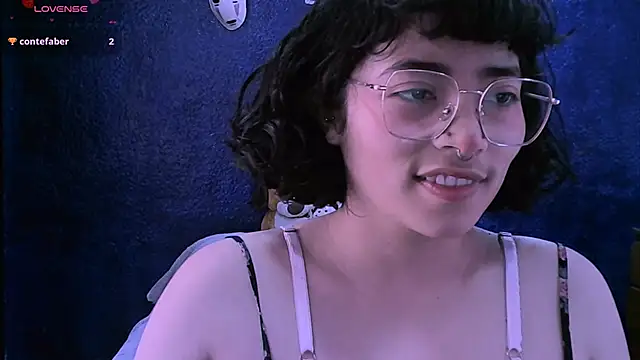 Snapshot of NinaYellow chatting on 27, 1, 2025 NinaYellow online show from 27, 1, 2025