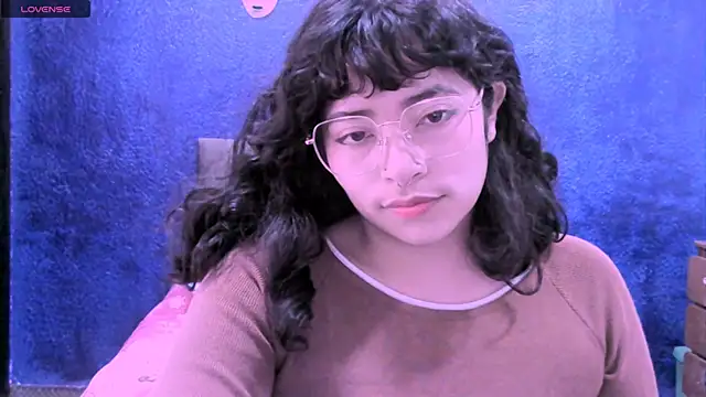 Snapshot of NinaYellow chatting on 1, 10, 2025 NinaYellow online show from 1, 10, 2025