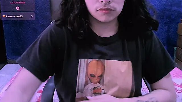 Snapshot of NinaYellow chatting on 22, 10, 2025 NinaYellow online show from 22, 10, 2025