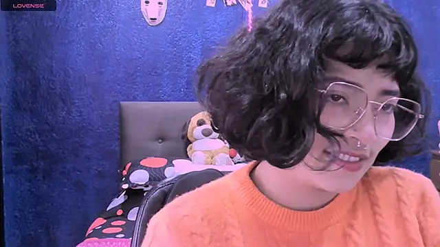 Snapshot of NinaYellow chatting on 7, 11, 2025 NinaYellow online show from 7, 11, 2025