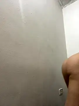 Snapshot of florchu7 chatting on 1, 11, 2025 florchu7 online show from 1, 11, 2025