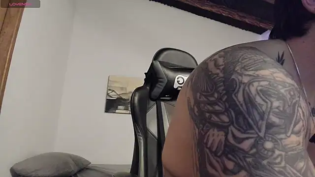 Snapshot of LucianSinclair chatting on 20, 5, 2026 LucianSinclair online show from 20, 5, 2026