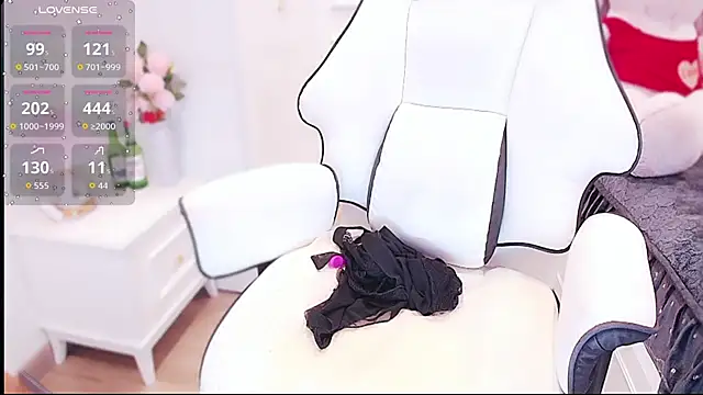 PimChanOK online show from 8, 10, 2025