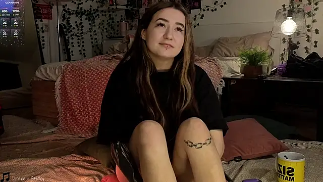 Snapshot of Megan__Hart chatting on 22, 12, 2024 Megan Hart online show from 22, 12, 2024