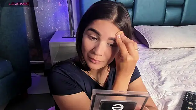 bellaa becca online show from 23, 11, 2025