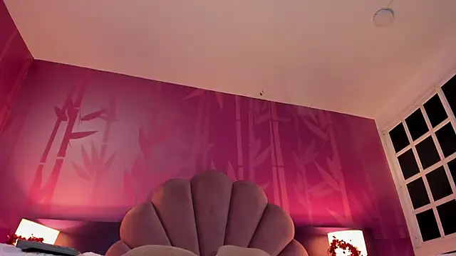 Lezy  online show from 24, 2, 2025