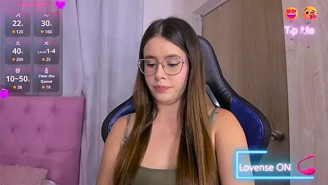 Snapshot of ParisShayk chatting on 8, 5, 2026 ParisShayk online show from 8, 5, 2026