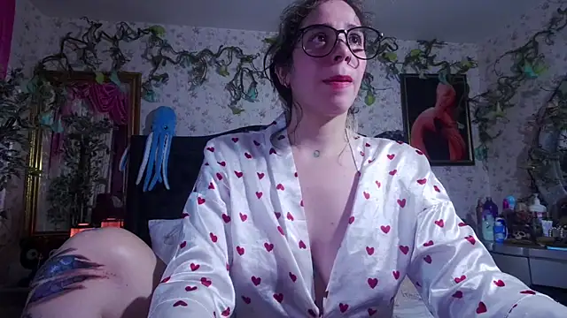 Elizabeth77  online show from 4, 10, 2025