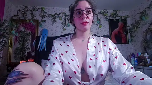 Elizabeth77  online show from 4, 10, 2025