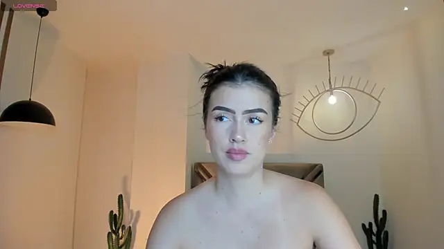 PaulinaSantos  online show from 5, 4, 2026