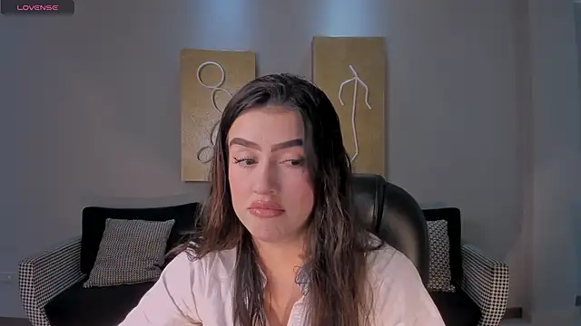 PaulinaSantos  online show from 8, 5, 2026