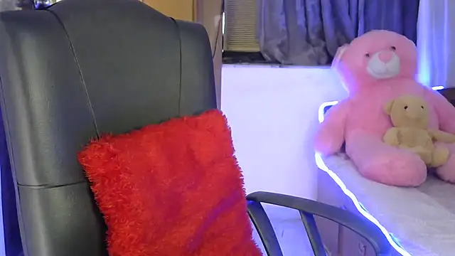 Black cat cutie online show from 31, 10, 2025