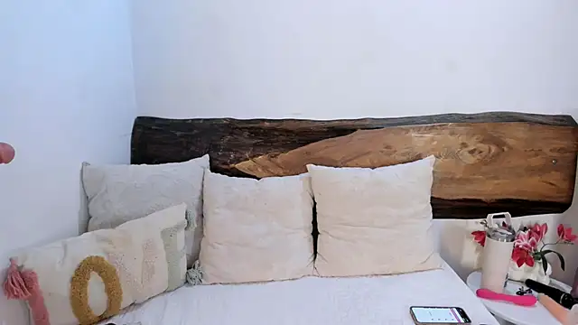 Abrilqueen online show from 28, 9, 2025