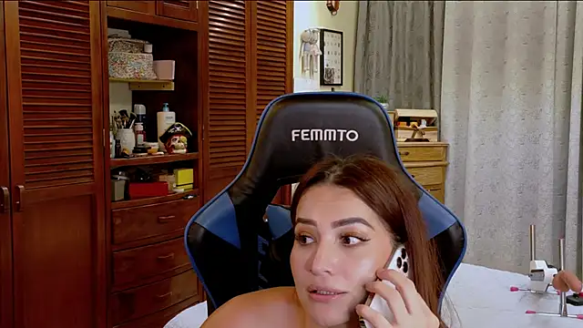 Snapshot of Abrilqueen chatting on 26, 7, 2026 Abrilqueen online show from 26, 7, 2026