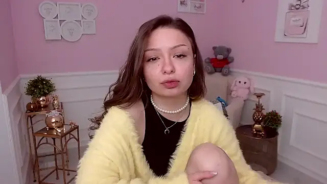 LucySkilar online show from 3, 3, 2026