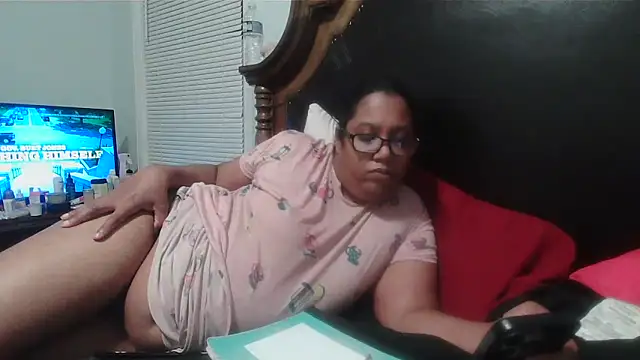 Snapshot of ebonyred chatting on 11, 2, 2026 ebonyred online show from 11, 2, 2026