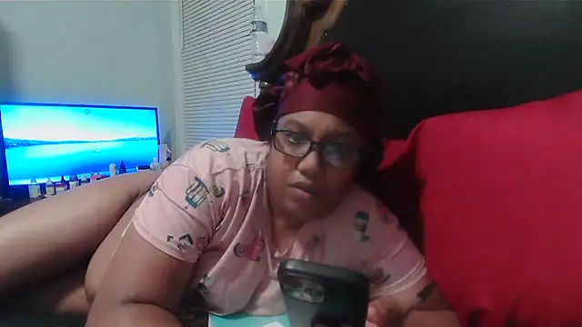 Snapshot of ebonyred chatting on 12, 2, 2026 ebonyred online show from 12, 2, 2026