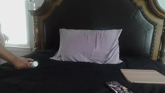 Snapshot of ebonyred chatting on 15, 2, 2026 ebonyred online show from 15, 2, 2026