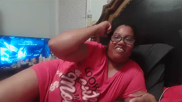 Snapshot of ebonyred chatting on 18, 6, 2026 ebonyred online show from 18, 6, 2026