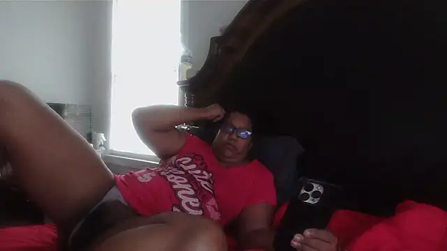 Snapshot of ebonyred chatting on 18, 6, 2026 ebonyred online show from 18, 6, 2026
