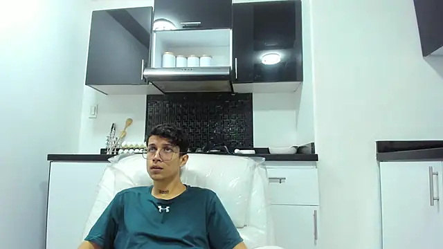 Snapshot of AgarEvans chatting on 9, 12, 2024 AgarEvans online show from 9, 12, 2024