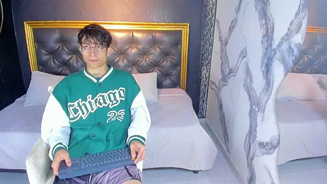 AgarEvans online show from 30, 10, 2025