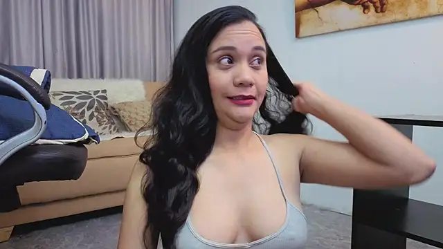 Snapshot of mariiana_murillo01 chatting on 6, 6, 2026 mariiana murillo01 online show from 6, 6, 2026