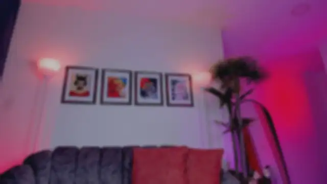 Taylor  foxxx online show from 11, 10, 2025