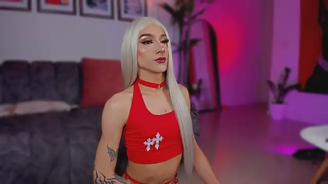 Taylor  foxxx online show from 8, 11, 2025