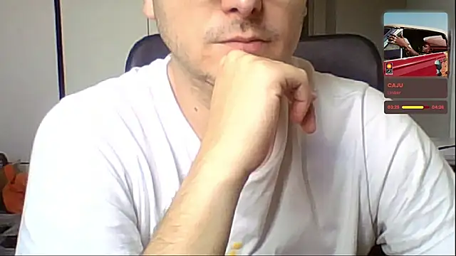 Snapshot of ShiitakeBR chatting on 4, 12, 2025 ShiitakeBR online show from 4, 12, 2025