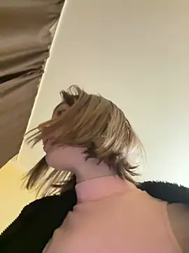 Snapshot of Crayzy_Luv chatting on 4, 2, 2025 Crayzy Luv online show from 4, 2, 2025