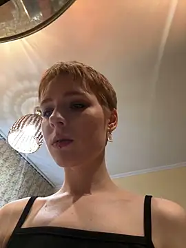 Snapshot of Crayzy_Luv chatting on 7, 3, 2025 Crayzy Luv online show from 7, 3, 2025