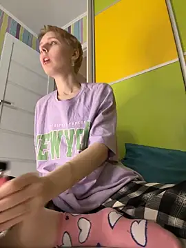 Snapshot of Crayzy_Luv chatting on 19, 3, 2025 Crayzy Luv online show from 19, 3, 2025