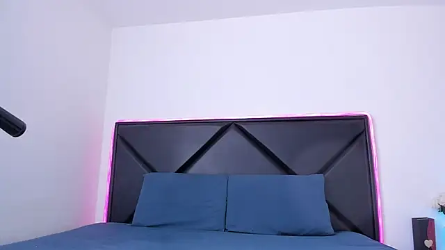 ScarlettAndClark online show from 26, 11, 2025