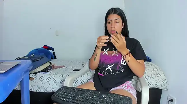 skinnyanai2 online show from 9, 12, 2024