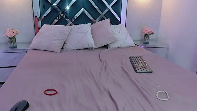 Miakhalifa 7 online show from 30, 1, 2025