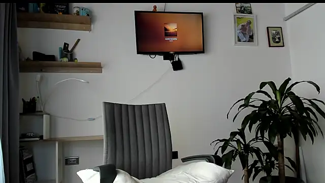 manucute 23  online show from 17, 2, 2026