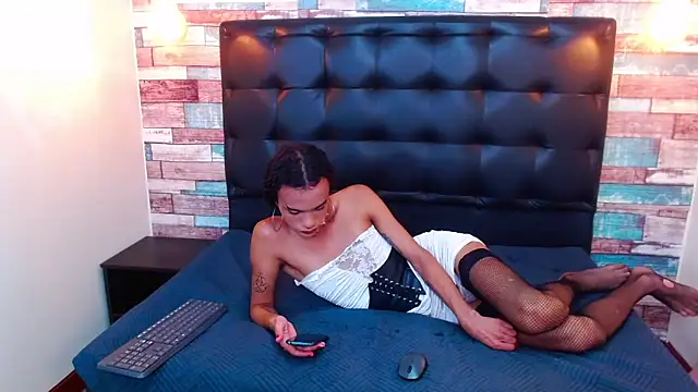 Foxy Ella  online show from 14, 3, 2025