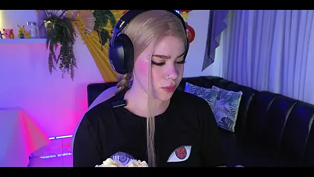 albaismynameX online show from 18, 11, 2025