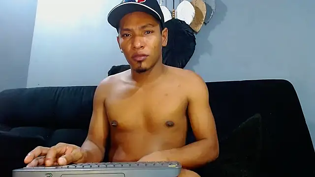 Grandeygruesa1 online show from 18, 12, 2024