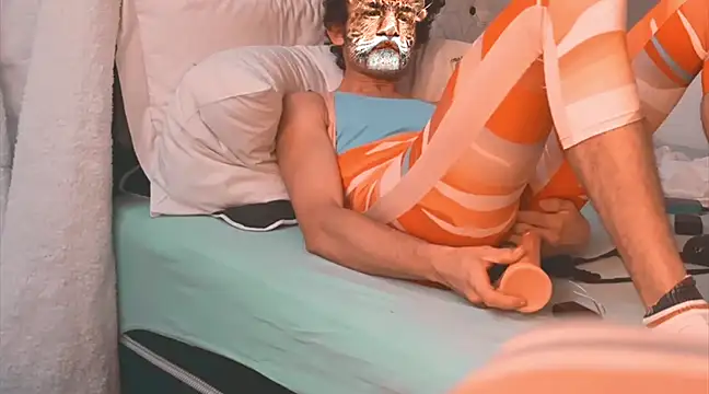 BodyandlegginLover online show from 8, 2, 2025