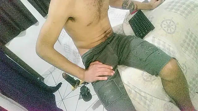 UncutToyBoy23cm online show from 3, 11, 2025