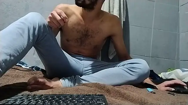 Snapshot of UncutToyBoy23cm chatting on 17, 5, 2026 UncutToyBoy23cm online show from 17, 5, 2026