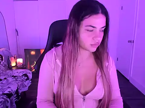 MelSaunders online show from 4, 12, 2025