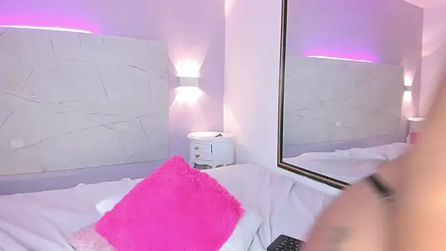 AbrilBrent online show from 8, 3, 2025