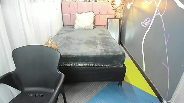 EmmaaEvans  online show from 27, 1, 2025